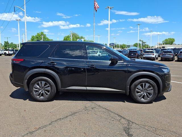 2024 Nissan Pathfinder S