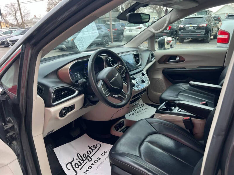 2017 Chrysler Pacifica Touring-L Plus