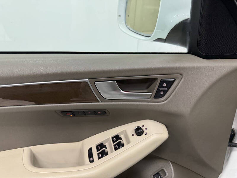 2011 Audi Q5 2.0T quattro Premium Plus