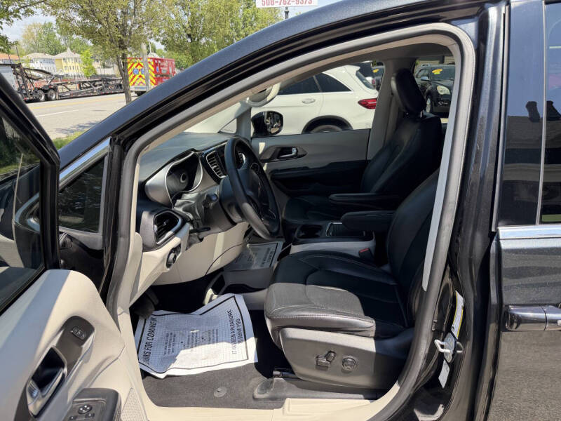 2022 Chrysler Pacifica Touring L