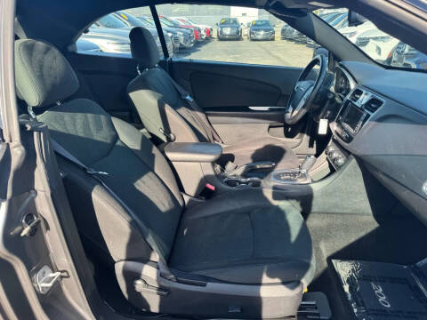 2011 Chrysler 200 Touring