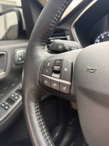 2020 Ford Escape SEL