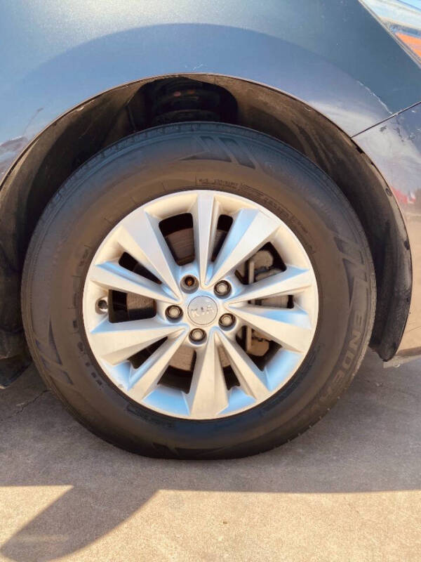 2017 Kia Sedona LX