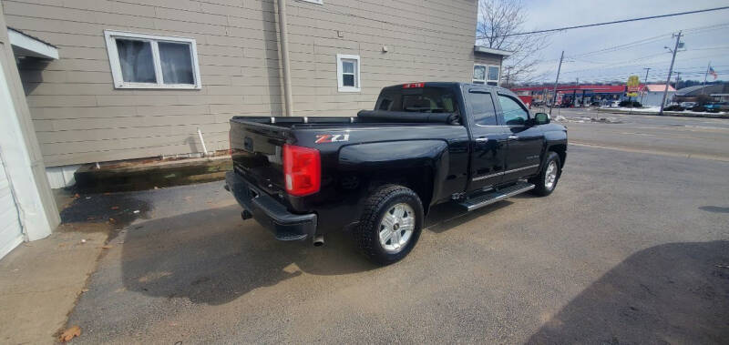 2018 Chevrolet Silverado 1500 LTZ photo 3