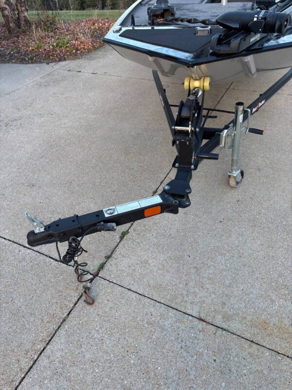 2021 Tracker BASS CLASSIC XL