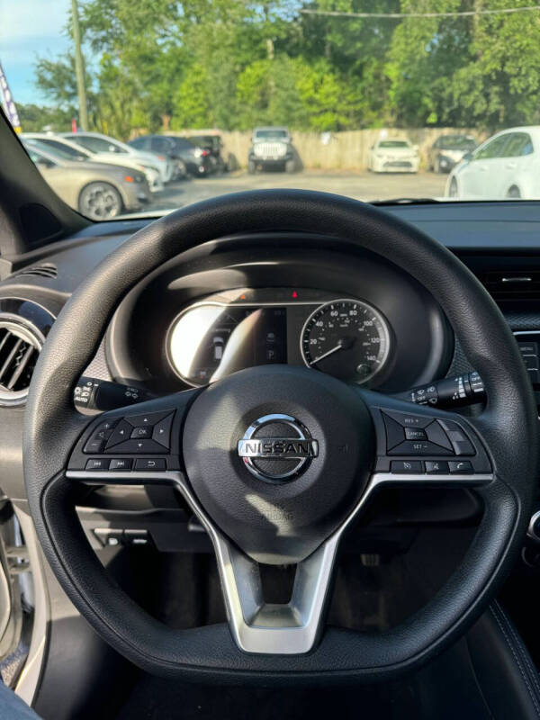 2020 Nissan Kicks SV