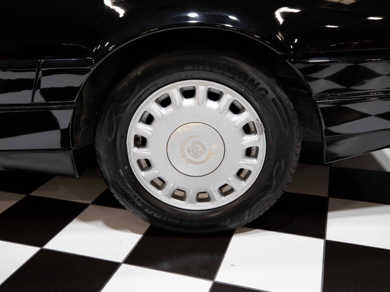 1992 Cadillac Allante 26