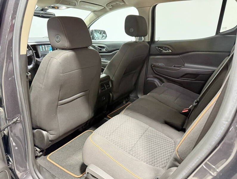 2017 GMC Acadia SLE-2