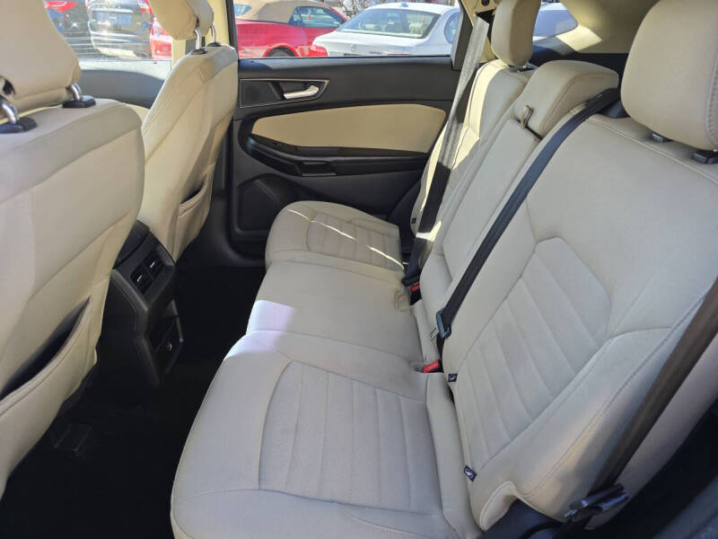 2018 Ford Edge SE