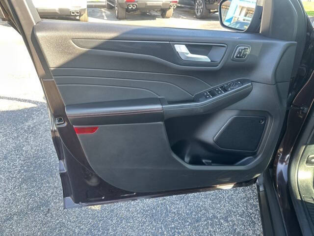 2023 Ford Escape ST-Line Select