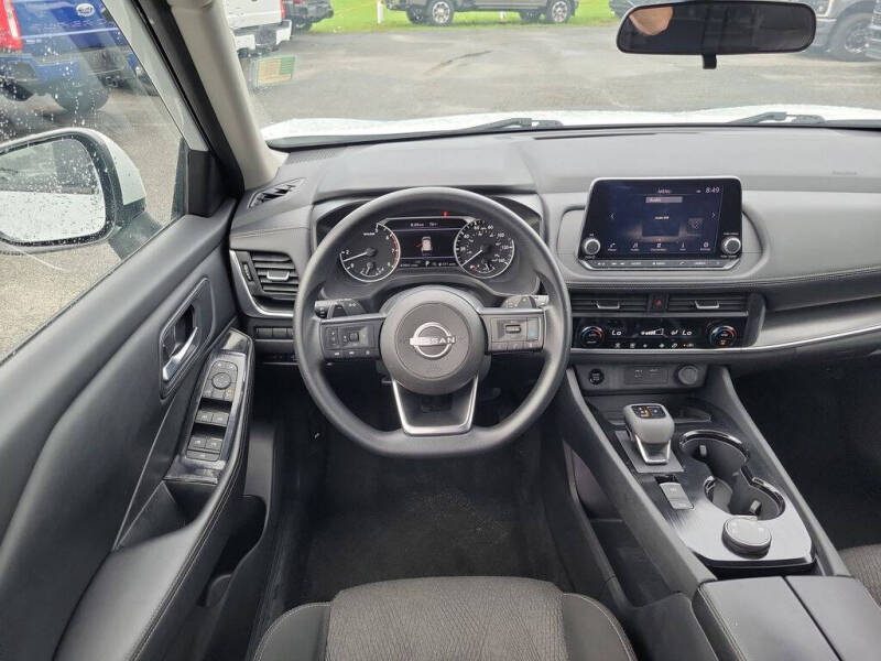 2024 Nissan Rogue SV