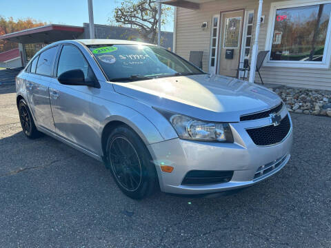 2013 Chevrolet Cruze for sale at G & G Auto Sales in Steubenville OH