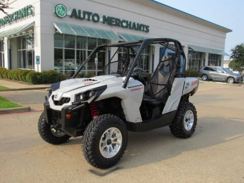2017 Can-Am Commander 800 DPS