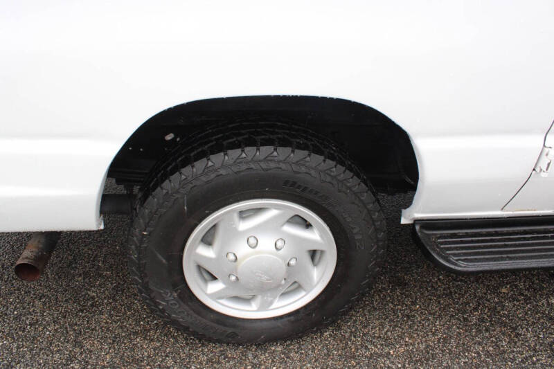 2003 Ford E-Series E-350 SD XL