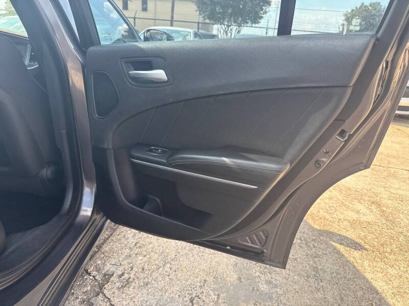 2015 Dodge Charger SXT