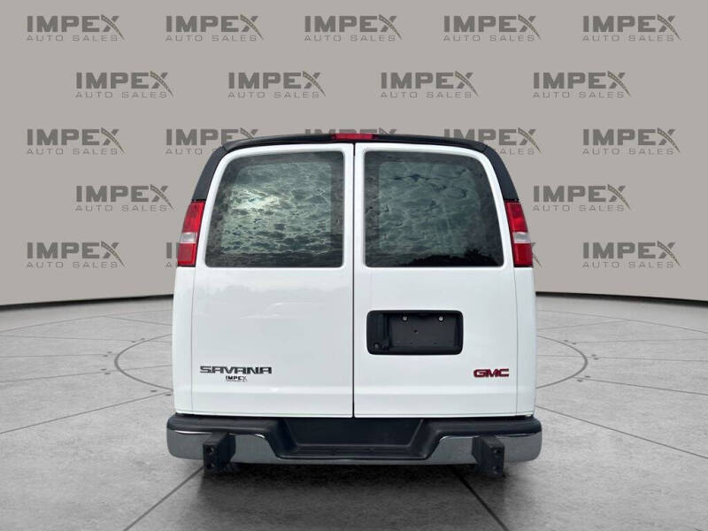 2023 GMC Savana 2500