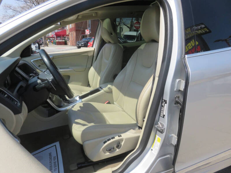 2015 Volvo XC60 T6 Premier Plus