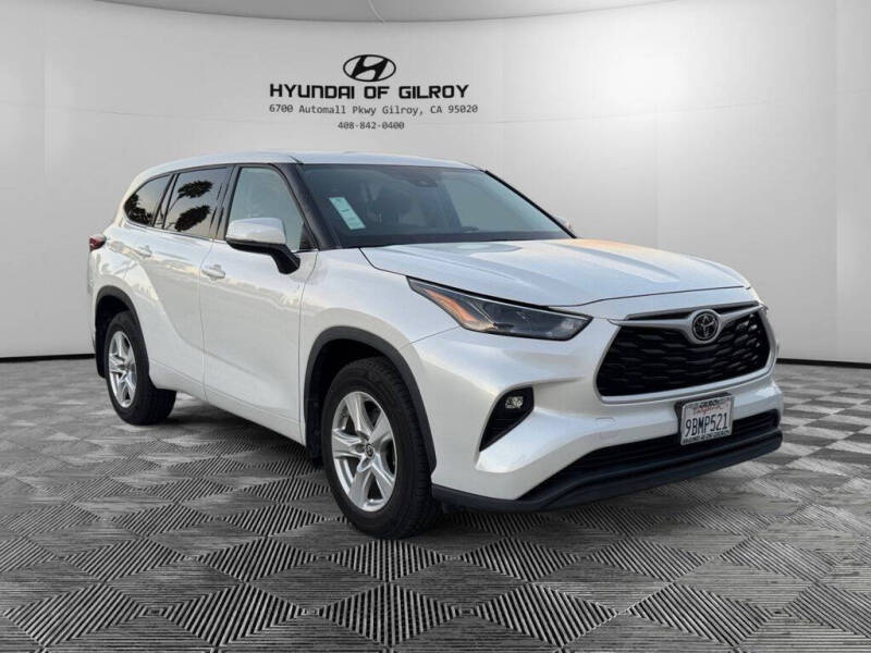 2022 Toyota Highlander LE
