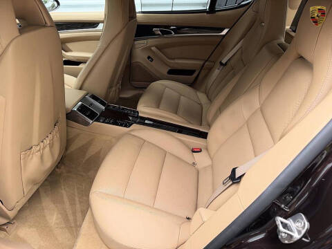 2016 Porsche Panamera