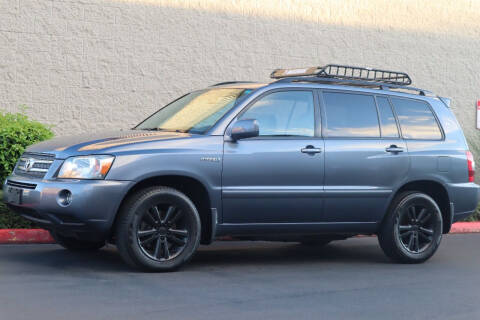 2006 Toyota Highlander Hybrid for sale at Overland Automotive in Hillsboro OR