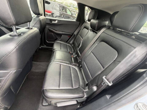 2022 Ford Escape Titanium