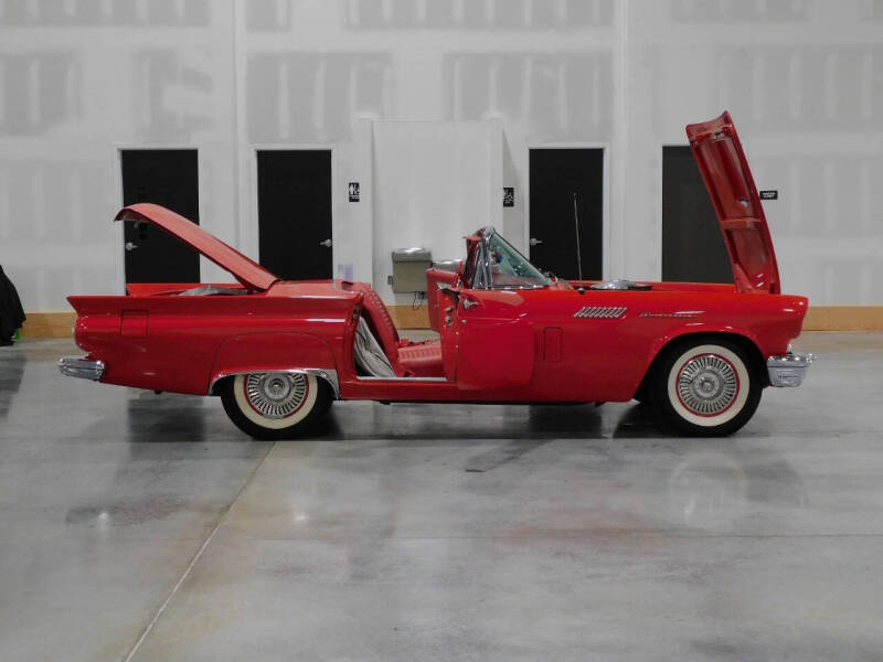 1957 Ford Thunderbird