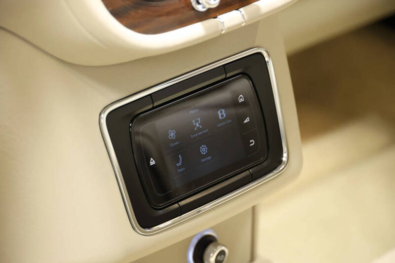 2020 Bentley Bentayga Hybrid