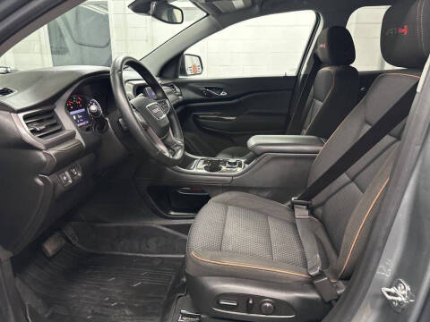 2023 GMC Acadia AT4