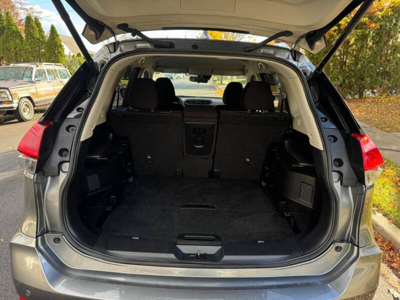 2020 Nissan Rogue SV