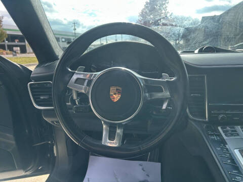2016 Porsche Panamera GTS