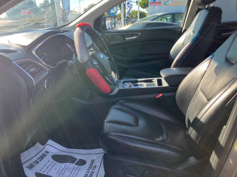 2021 Ford Edge Titanium