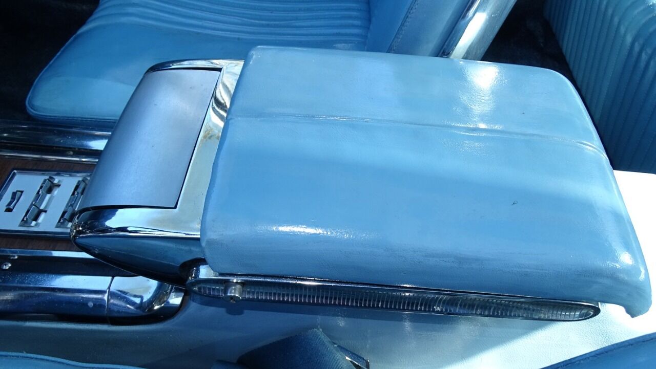 1965 Ford Thunderbird 48
