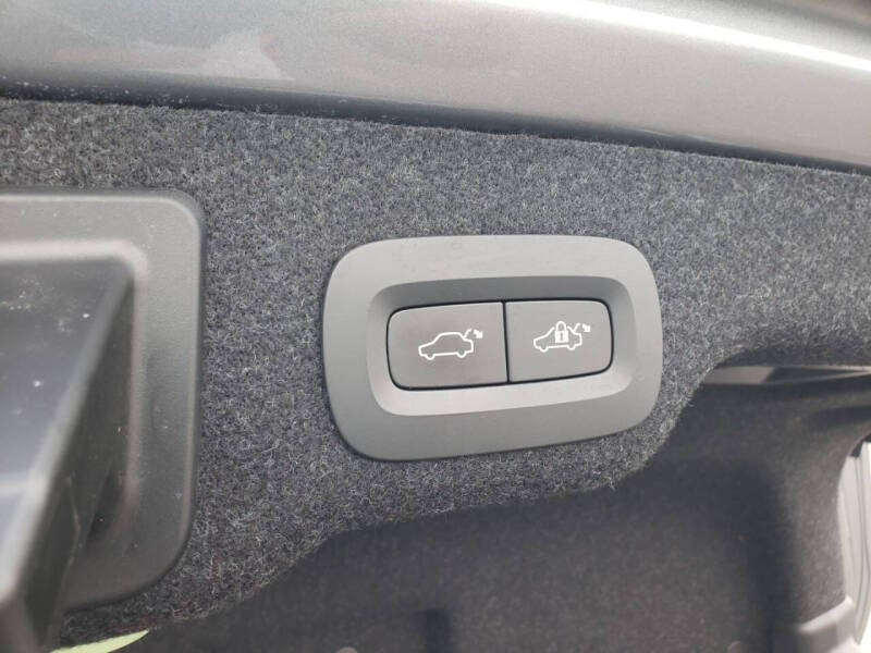 2018 Volvo S90 T6 Momentum