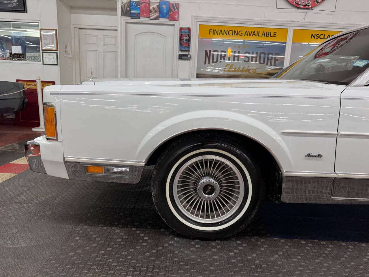 1989 Lincoln Town Car 16