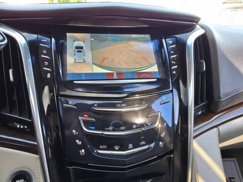 2017 Cadillac Escalade Luxury