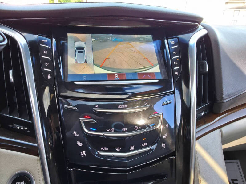 2017 Cadillac Escalade Luxury