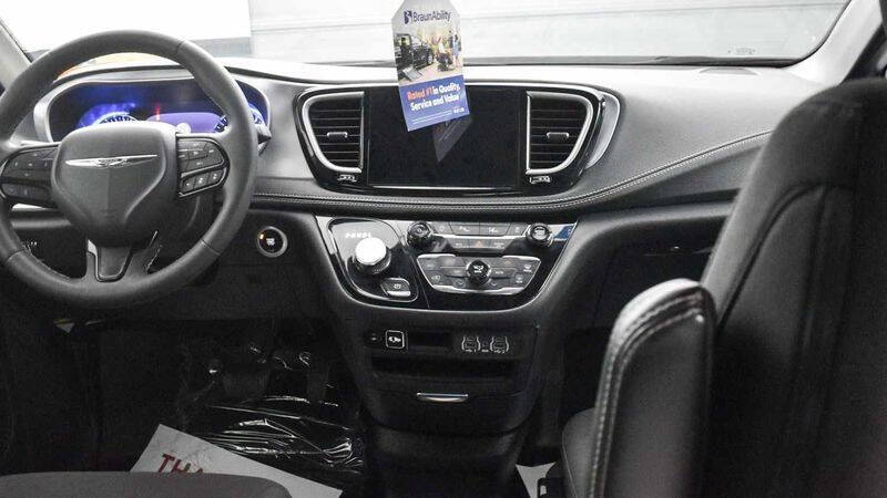 2024 Chrysler Pacifica Touring