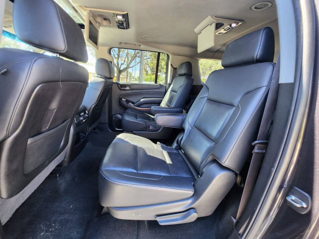 2016 CHEVROLET Suburban SUV / Crossover - $21,995