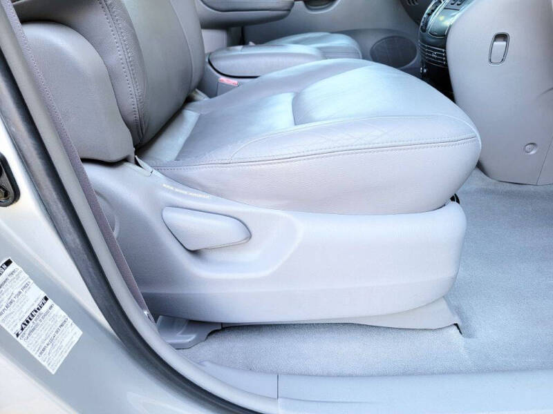 2004 Toyota Sienna