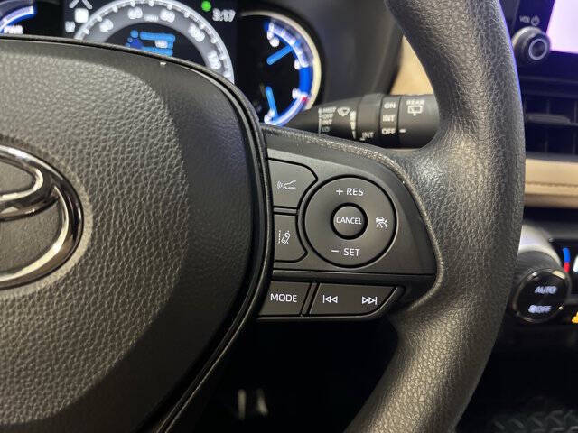 2025 Toyota RAV4 Hybrid XLE