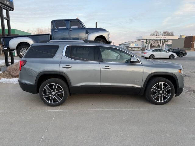 2023 GMC Acadia SLT