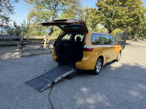 2016 Toyota Sienna L 7-Passenger