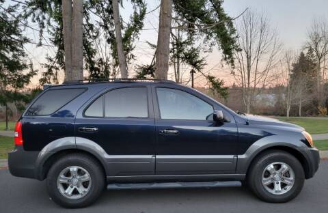 2008 Kia Sorento for sale at CLEAR CHOICE AUTOMOTIVE in Milwaukie OR