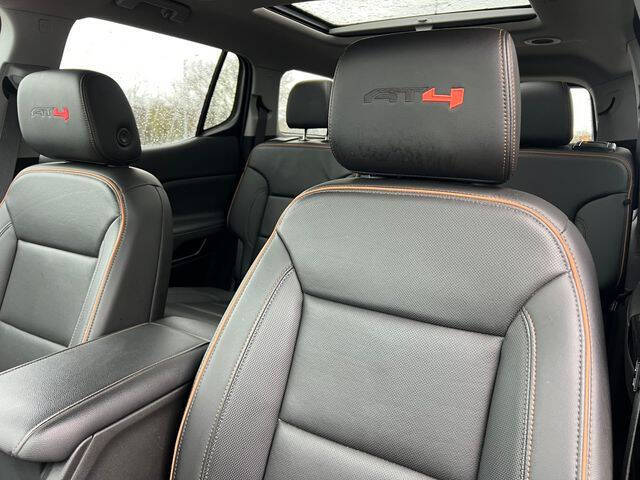 2023 GMC Acadia AT4