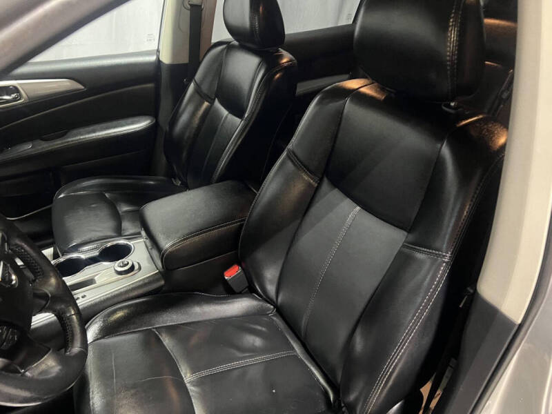 2019 Nissan Pathfinder SL