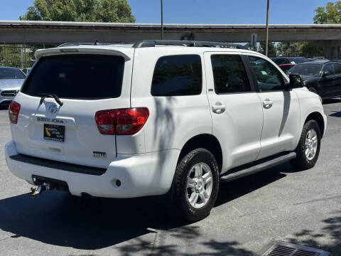 2015 Toyota Sequoia SR5