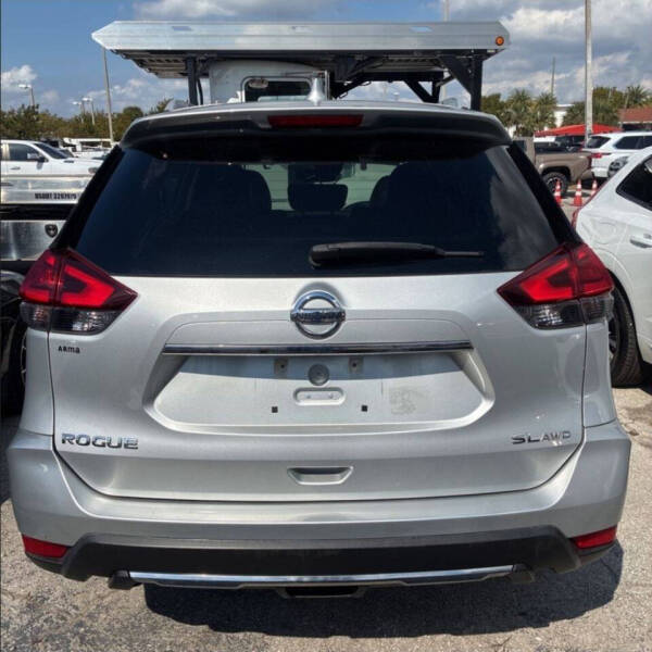 2017 Nissan Rogue SV