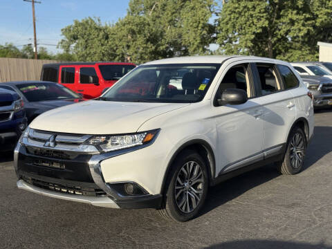 2017 Mitsubishi Outlander ES