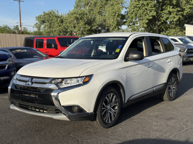 2017 Mitsubishi Outlander ES