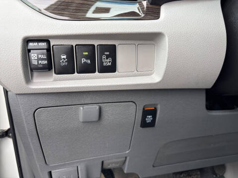 2016 Toyota Sienna XLE Premium 8-Passenger